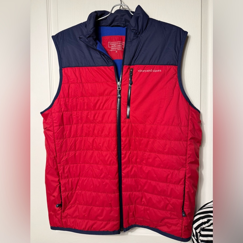Vineyard Vines Men's Color block Quilted Vest in Red and Navy